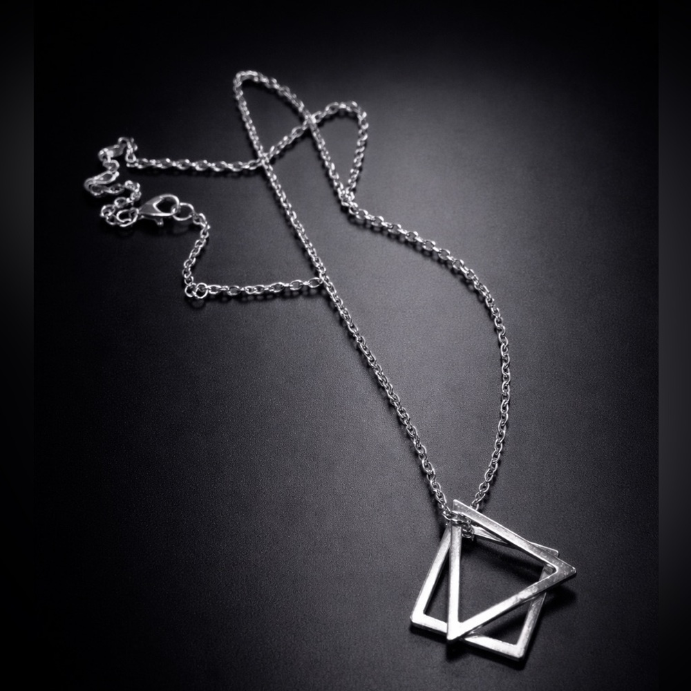 Elegant Silver Geometric Necklace